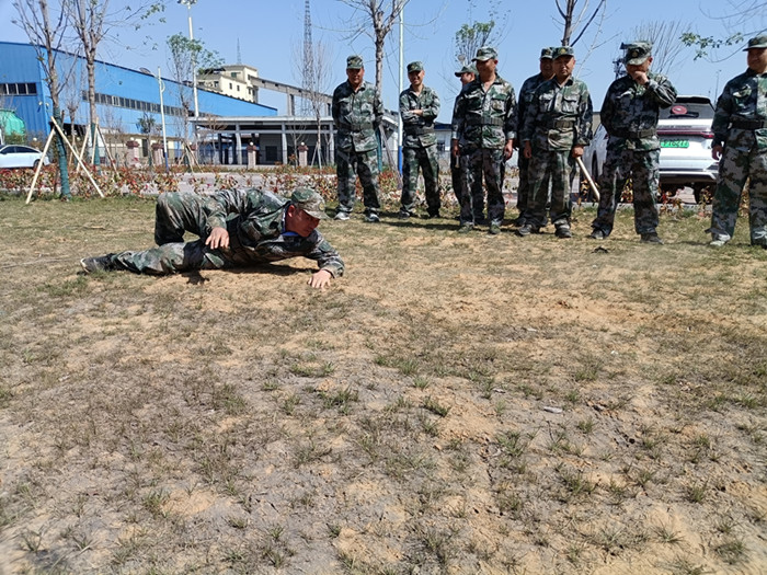 集训砺精兵 淬炼硬本领---太平煤矿组织民兵集训4_副本.jpg